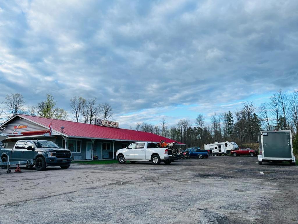 Calabogie Motor Inn Exteriér fotografie