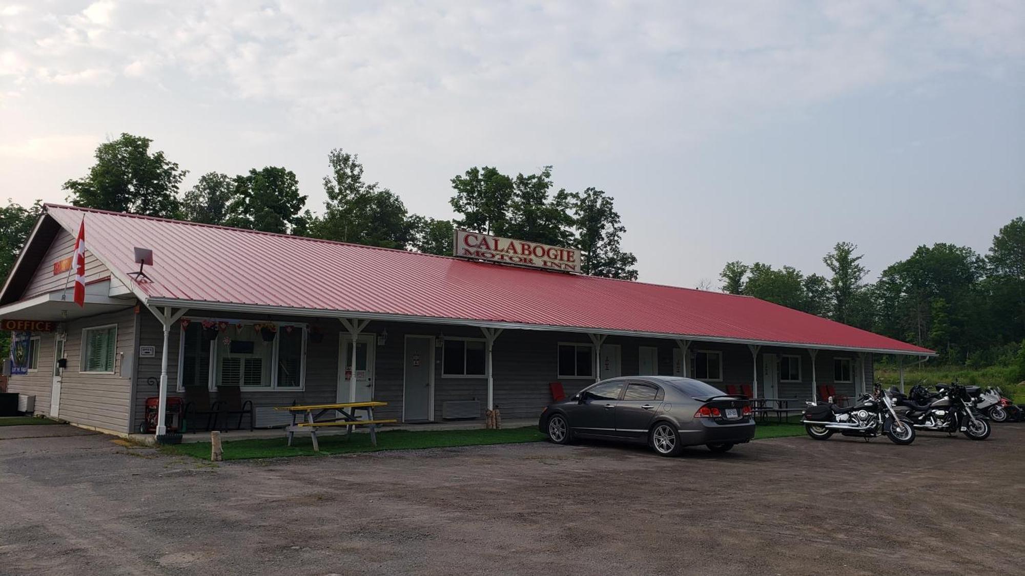 Calabogie Motor Inn Exteriér fotografie