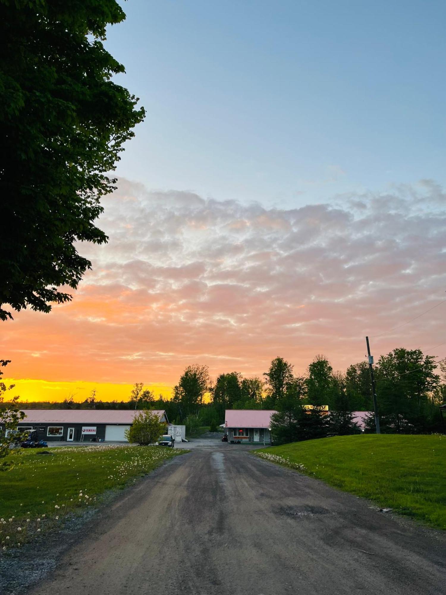 Calabogie Motor Inn Exteriér fotografie